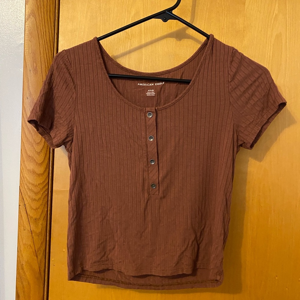 Brown t shirt